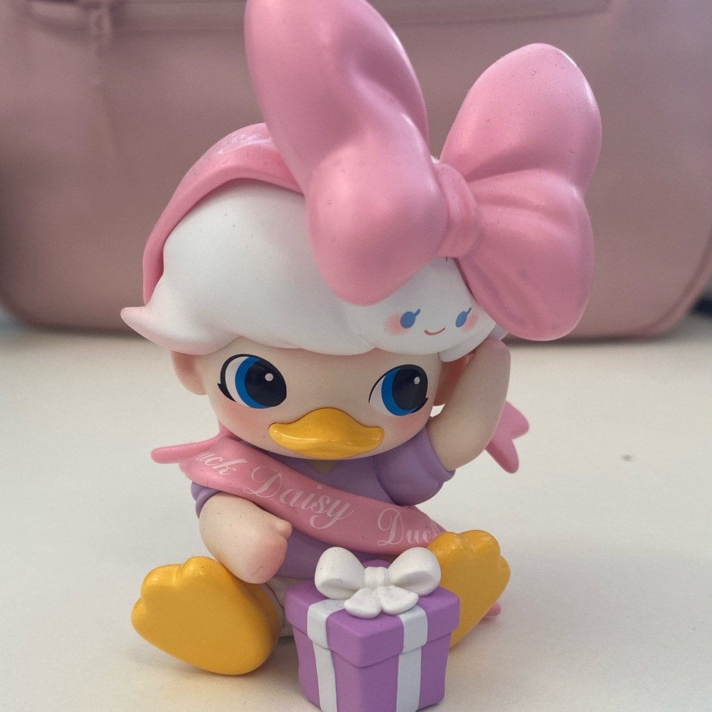 DIMOO x Disney Series "Daisy's Gift"